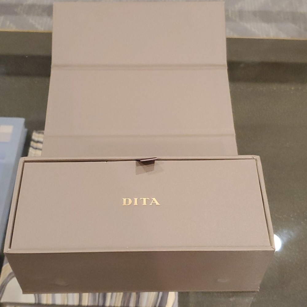 Accessory Box - Picture 3 of 4